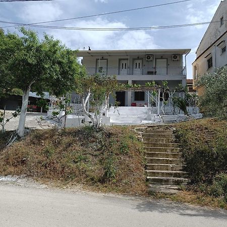 Ferienwohnung Spiros Full House In Marathias Exterior foto