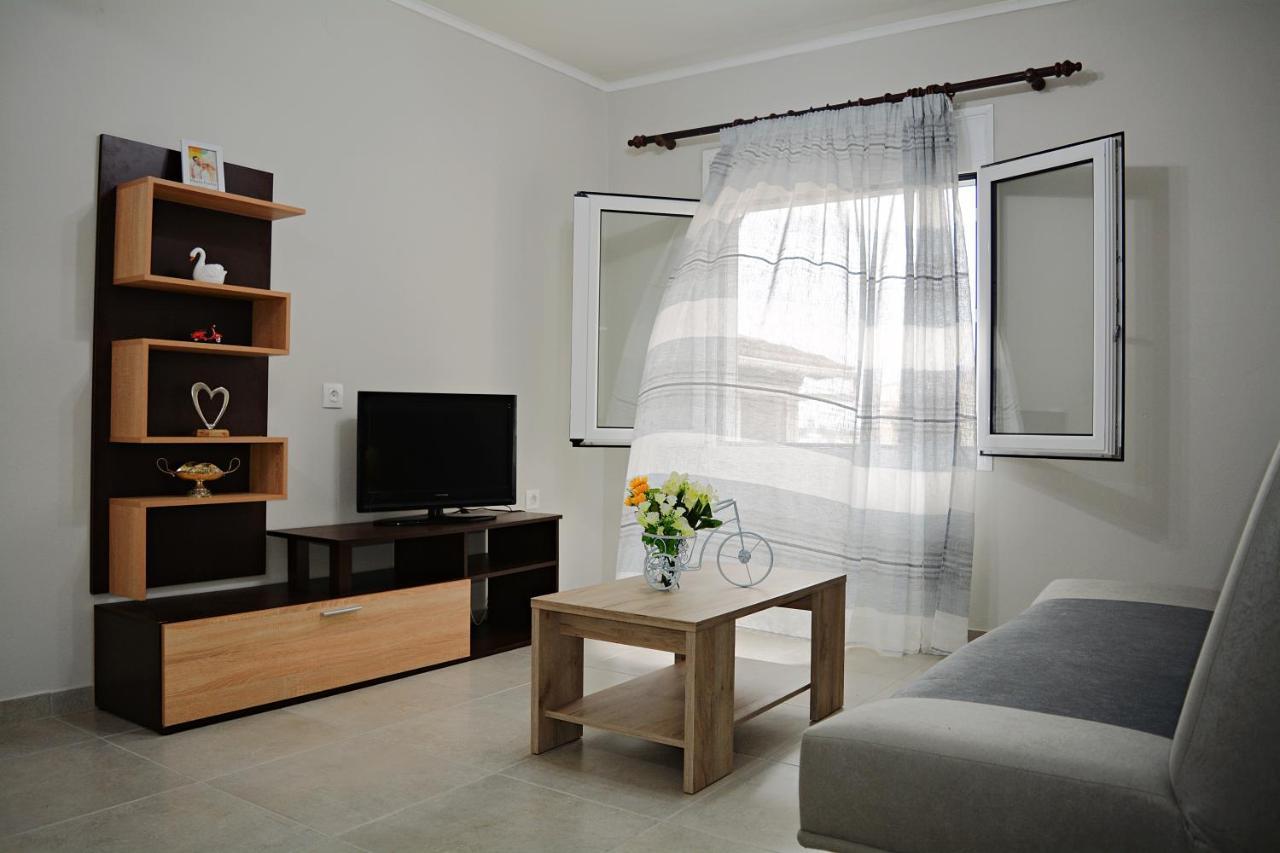 Ferienwohnung Spiros Full House In Marathias Exterior foto