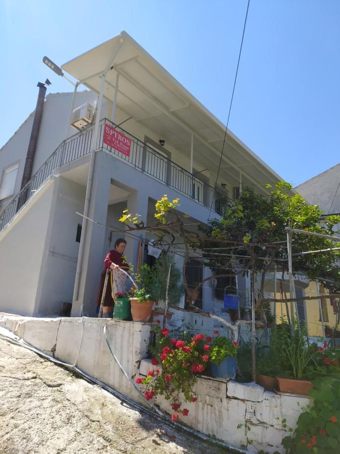 Ferienwohnung Spiros Full House In Marathias Exterior foto